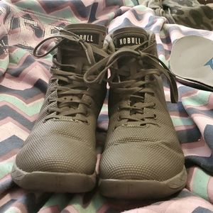 Army green Nobull men's size 10 shoes